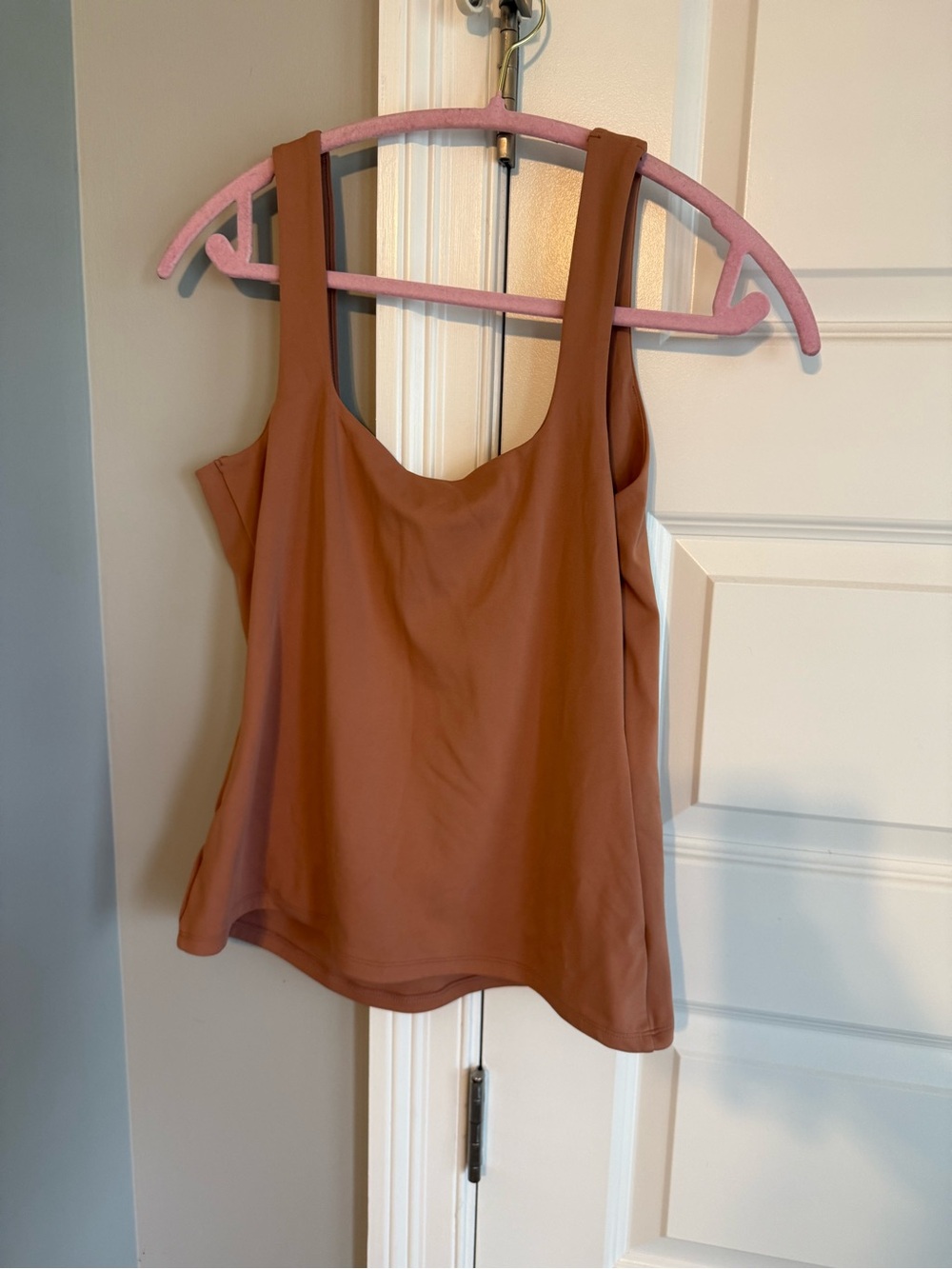 Express Scoop Neck Tank Top in Rust - Picture 3 of 3